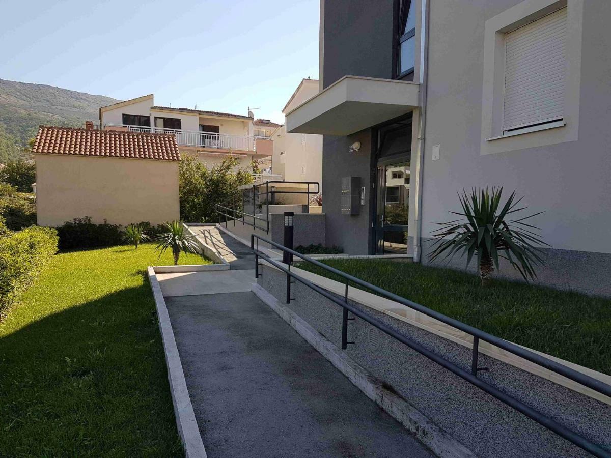 Apartment Rio Podstrana Bagian luar foto