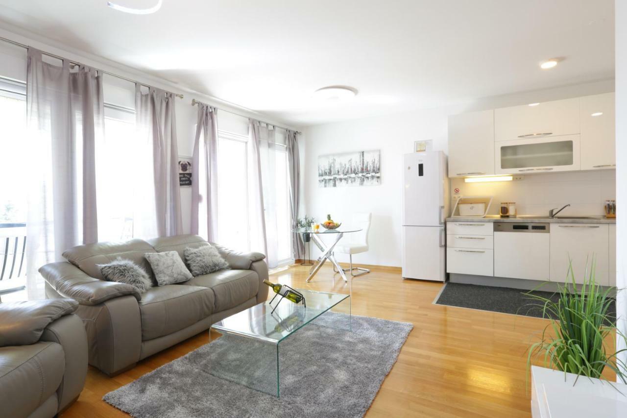 Apartment Rio Podstrana Bagian luar foto