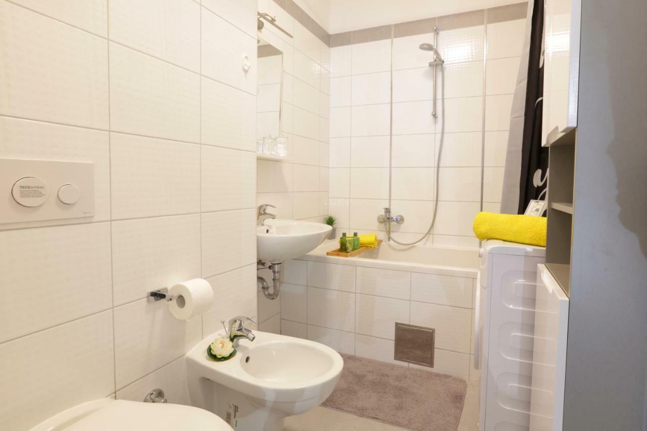 Apartment Rio Podstrana Bagian luar foto